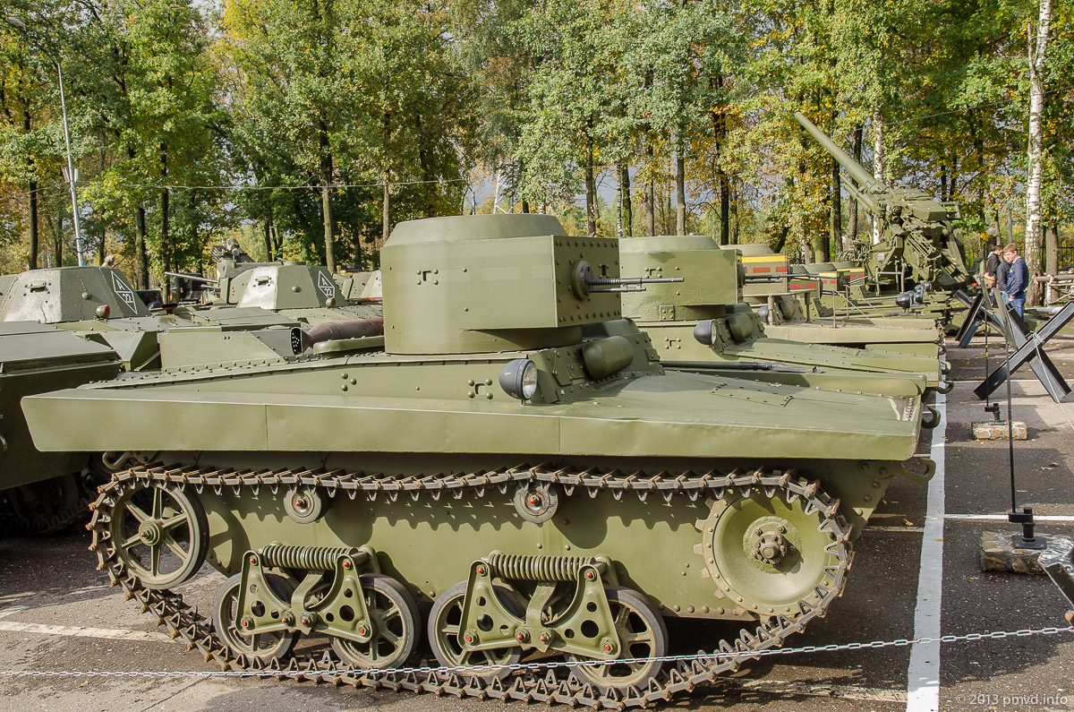Плавающие танки Т-37А и Т-38 в Музее Техники Вадима Задорожного